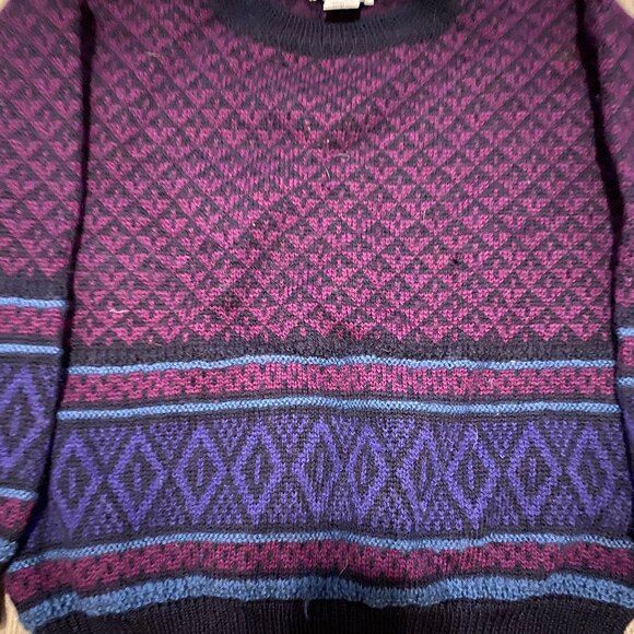 Nomadic Traders 100% pure wool fair isle style pattern sweater magenta pink navy - Picture 2 of 4